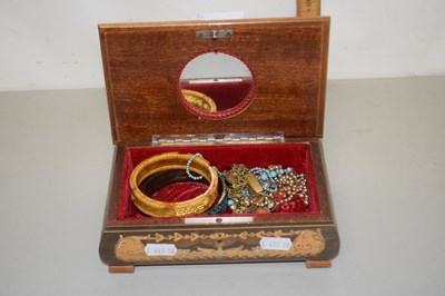 Lot 117 - Small inlaid jewellery box and contents