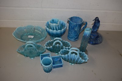 Lot 217 - MIXED LOT VARIOUS PEARLINE AND SLAG GLASS...