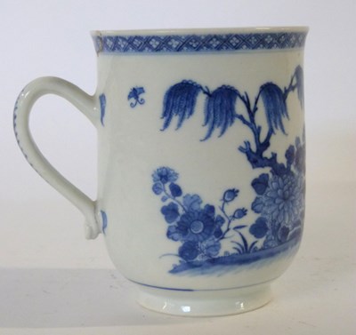 Lot 256 - A 18th Century Chinese export porcelain...