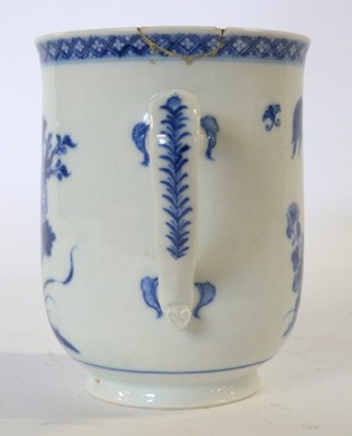 Lot 256 - A 18th Century Chinese export porcelain...