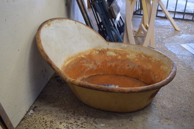 Lot 1028 - Roll top tin bath