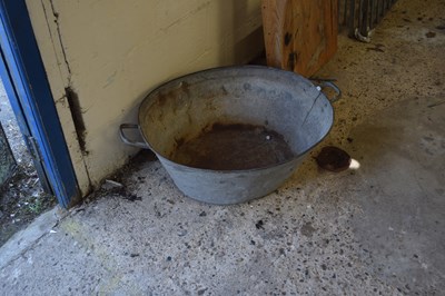 Lot 1227 - Galvanised tub