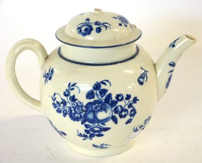 Lot 391 - A Worcester porcelain teapot and cover, 18th...