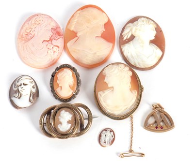 Lot 128 - A quantity of cameos, to include an oval shell...