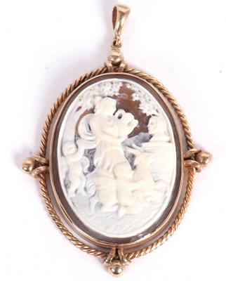 Lot 80 - A cameo pendant, the oval shell cameo carved...