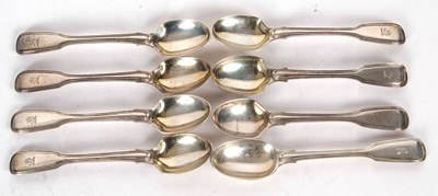 Lot 104 - Six William IV silver teaspoons, fiddle and...