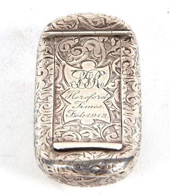 Lot 128 - An Edwardian silver snuff box with rectangular...