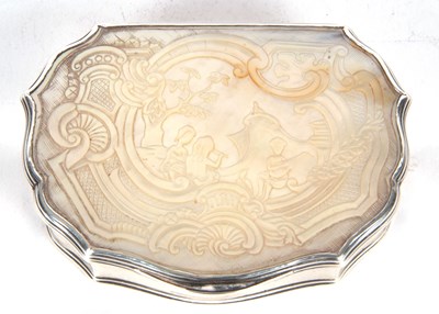 Lot 138 - An antique mother of pearl snuff box, circa...