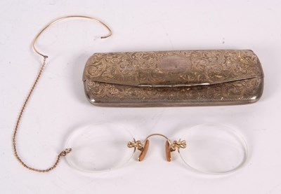 Lot 139 - A George V silver spectacle case, the sprung...