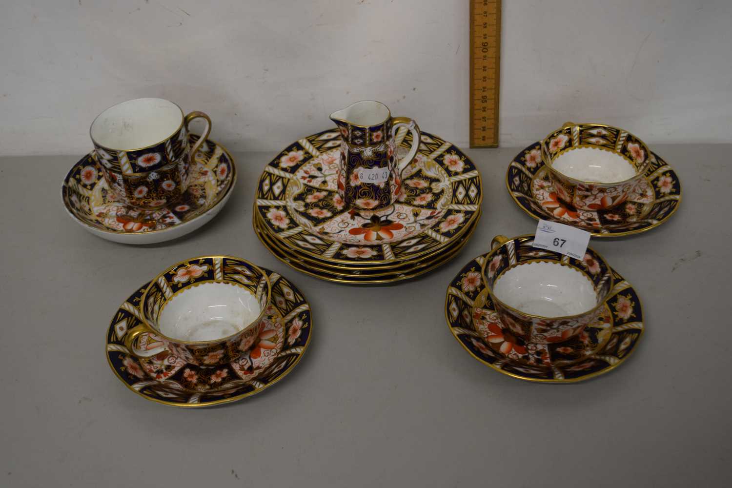 Lot 67 - Quantity of Royal Crown Derby Imari pattern...