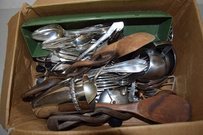 Lot 80 - A box of various assorted cutlery