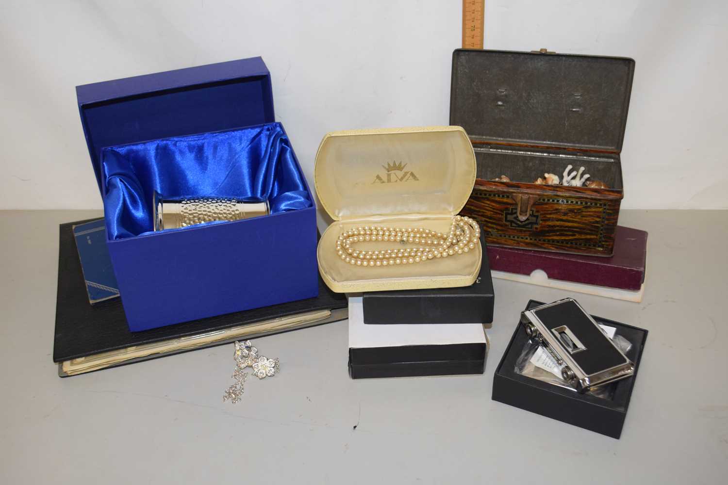 Lot 84 - Mixed Lot: Various Wade whimseys, pewter...