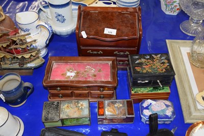 Lot 125 - Mixed Lot: Various jewellery boxes etc