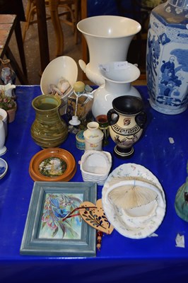 Lot 178 - Mixed Lot: Ceramics to include a Wedgwood...