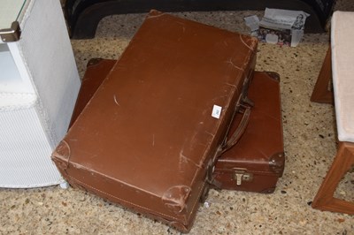 Lot 262 - Two vintage suitcases