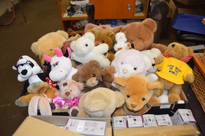 Lot 672 - Large box containing a quantity of cuddly toys