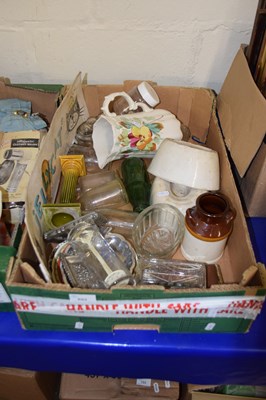 Lot 692 - Box containing a quantity of glass ware,...