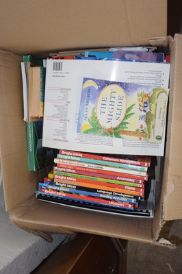 Lot 731 - Box of assorted books