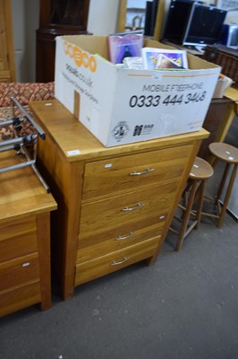 Lot 797 - Modern oak four drawer chest