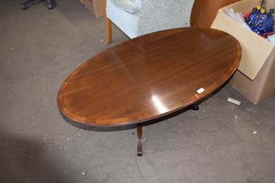 Lot 808 - A modern mahogany veneered oval coffee table