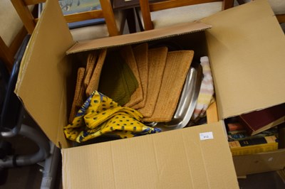 Lot 812 - A large box of various assorted kitchen wares