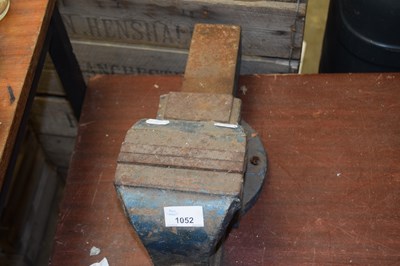 Lot 1052 - Bench vice