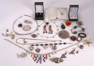 Lot 161 - A quantity of silver, white metal and gemset...