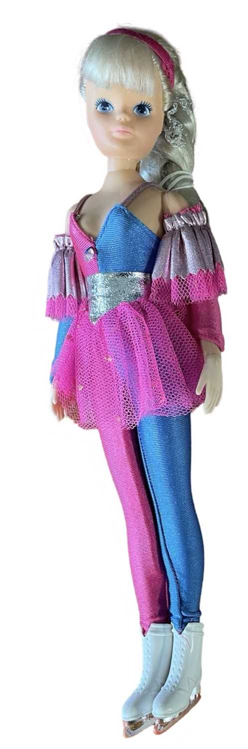 Lot 6 - Ice Dancer Sindy (1987-1988) In blue and pink...