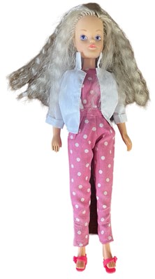 Lot 12 - Cherry Pop Sindy (1984) In pink and white...