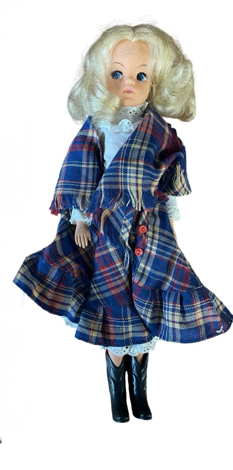 Lot 21 - Pioneer Days Sindy - Classic Fashions...