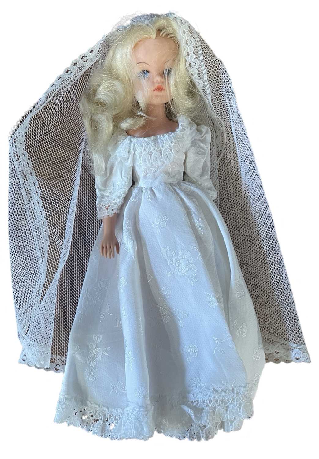 Lot 40 - Beautiful Bride Sindy - Classic Fashions...