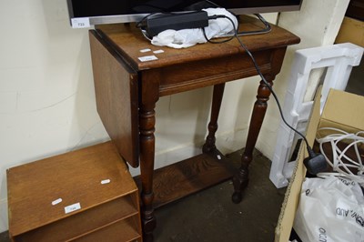 Lot 731 - SMALL OAK DROP LEAF TABLE