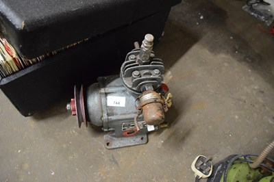 Lot 744 - SMALL ELEKTRON ELECTRIC MOTOR