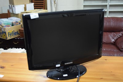 Lot 790 - SMALL SAMSUNG FLAT SCREEN TV