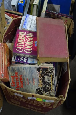 Lot 823 - BOX OF MIXED BOOKS