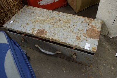 Lot 825 - METAL TOOL CHEST AND CONTENTS