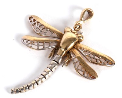 Lot 69 - A 9ct dragonfly pendant, the naturalistically...