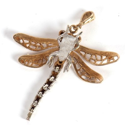 Lot 69 - A 9ct dragonfly pendant, the naturalistically...