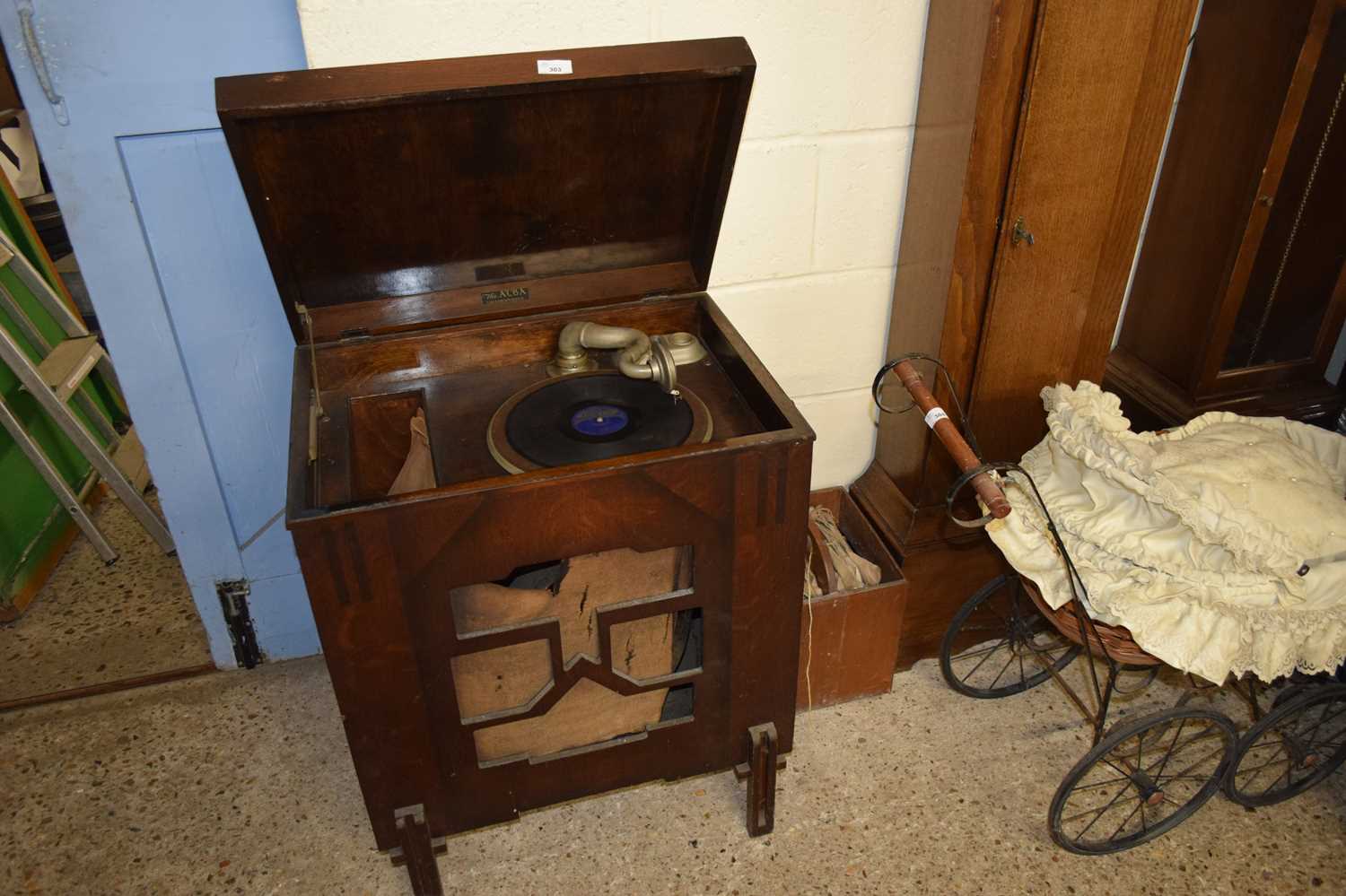 Lot 303 - ALBA OAK CASED CABINET GRAMOPHONE