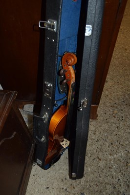 Lot 307 - MODERN CASED VIOLIN