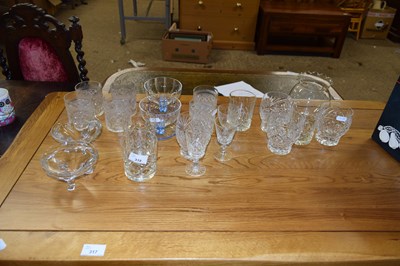 Lot 318 - VARIOUS GLASS WARES