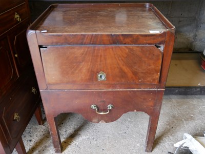 Lot 568 - Georgian mahogany tray top night table with...