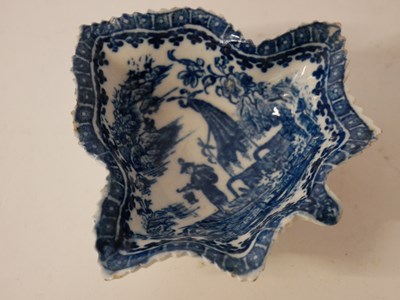 Lot 364 - Caughley pickle dish in the fisherman pattern
