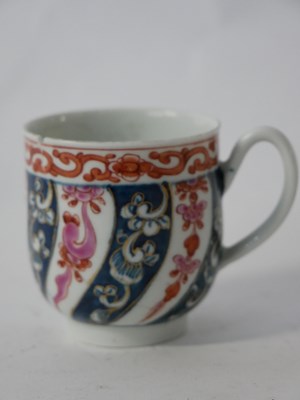 Lot 378 - 18th century Worcester porcelain cup in the...
