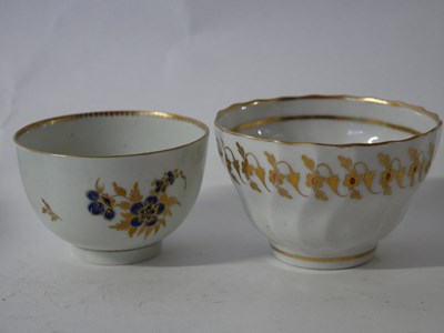 Lot 392 - Two Late 18th century Worcester tea bowls and...