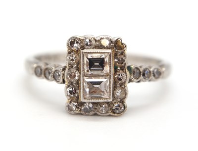 Lot 42 - An Art Deco 18ct and platinum diamond ring,...