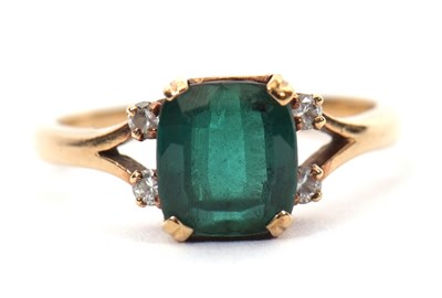 Lot 39 - A 9ct green tourmaline ring, the mixed cut...