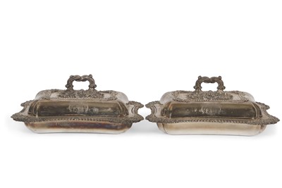 Lot 289 - A pair of George IV silver tureens of...