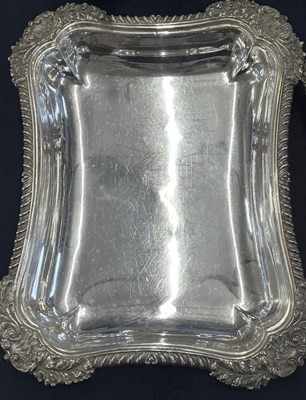 Lot 289 - A pair of George IV silver tureens of...