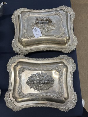 Lot 289 - A pair of George IV silver tureens of...